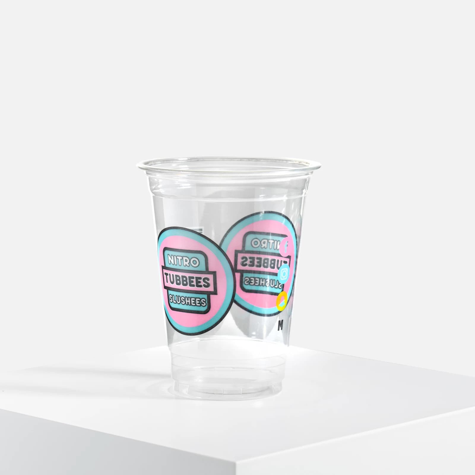 Plastikbecher